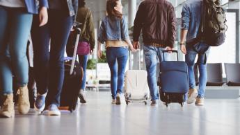 بطاقة أمريكان إكسبريس الخضراء الائتمانية و بطاقة المكافآت، مصرف الأمان